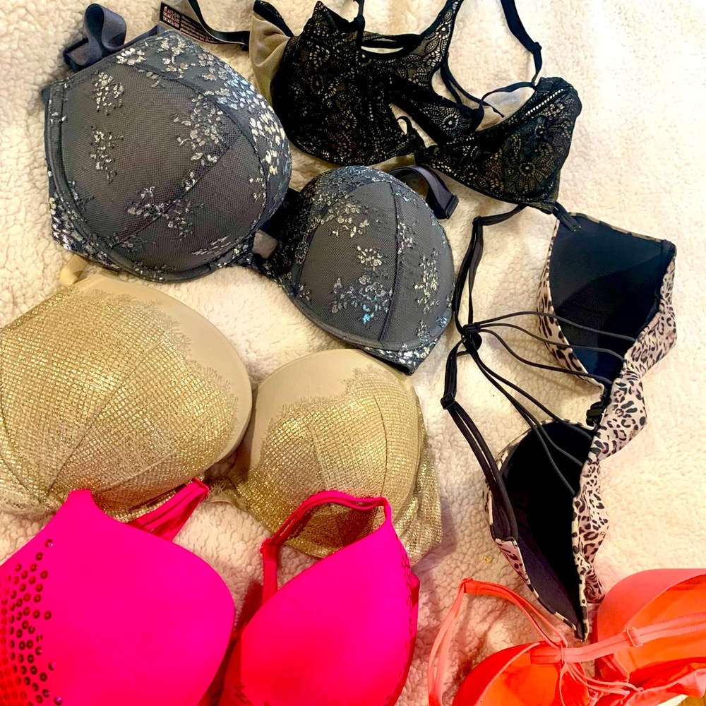VS Beautiful Lace pattern bra with Strappy front - Picture 6 of 6